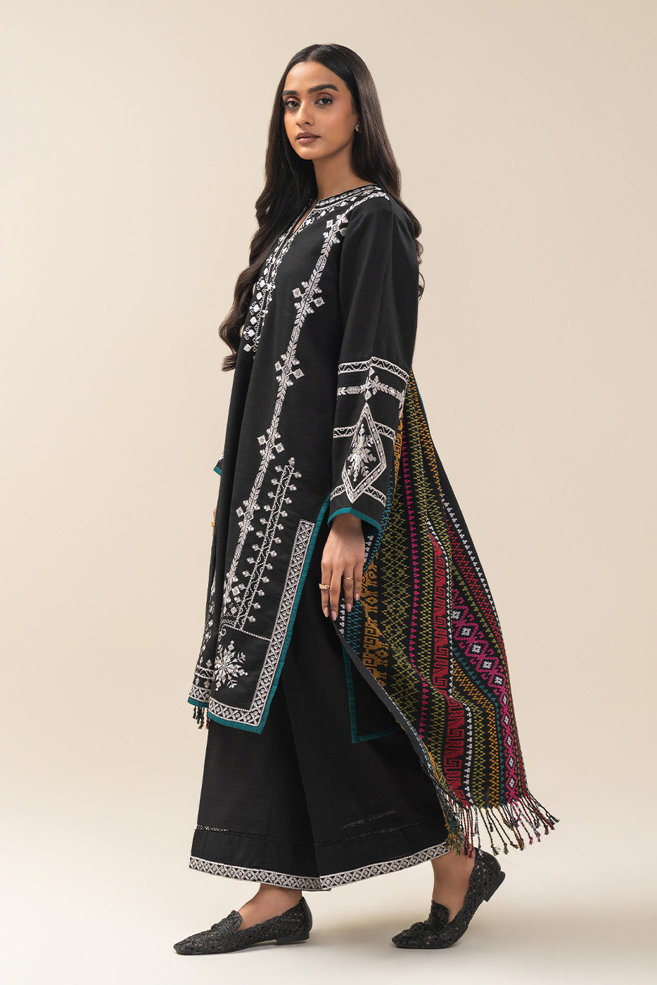 3 PIECE EMBROIDERED SLUB KHADDAR SUIT (PRET)