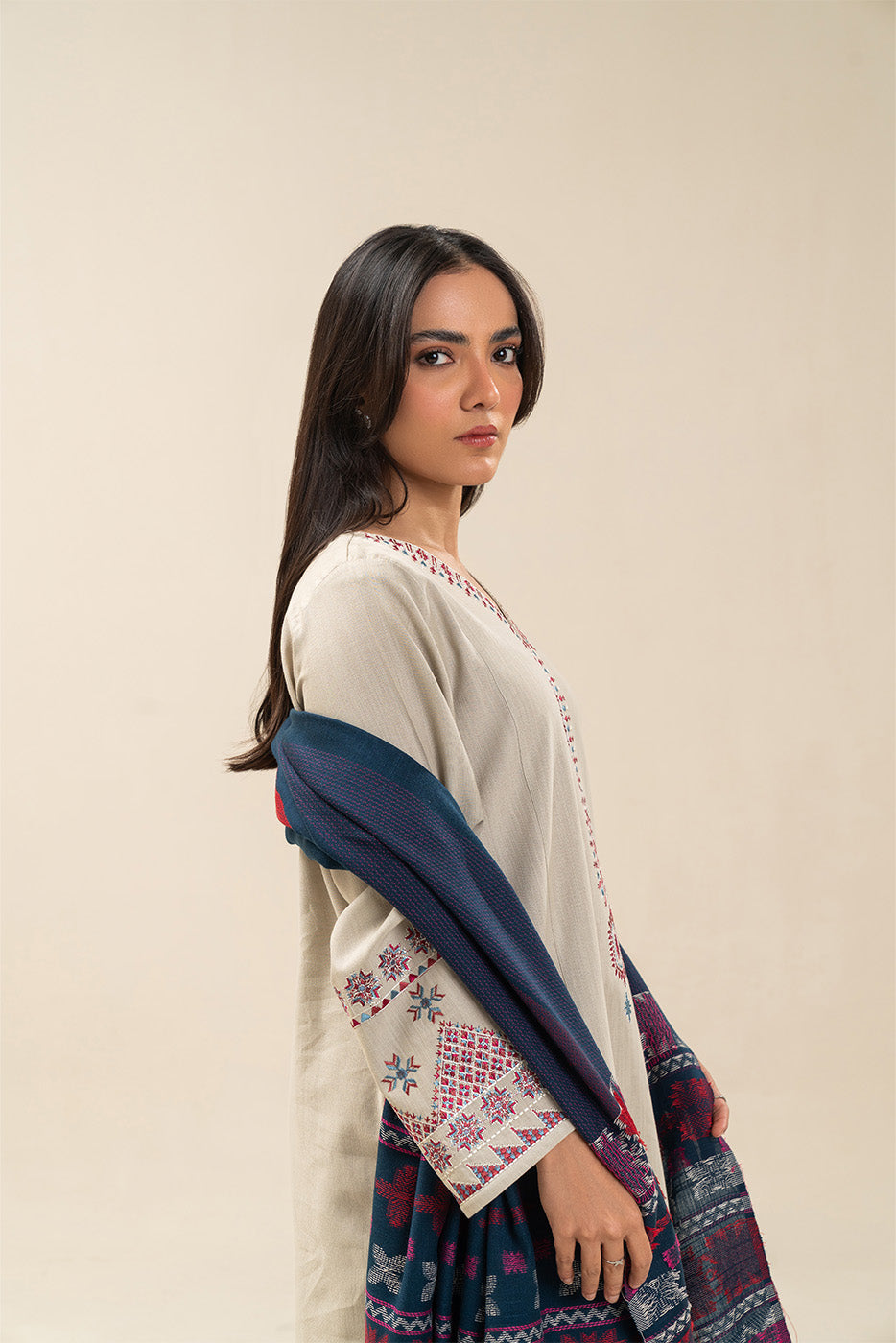 3 PIECE EMBROIDERED SLUB KHADDAR SUIT (PRET)