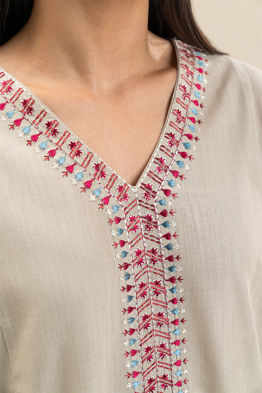 3 PIECE EMBROIDERED SLUB KHADDAR SUIT (PRET)