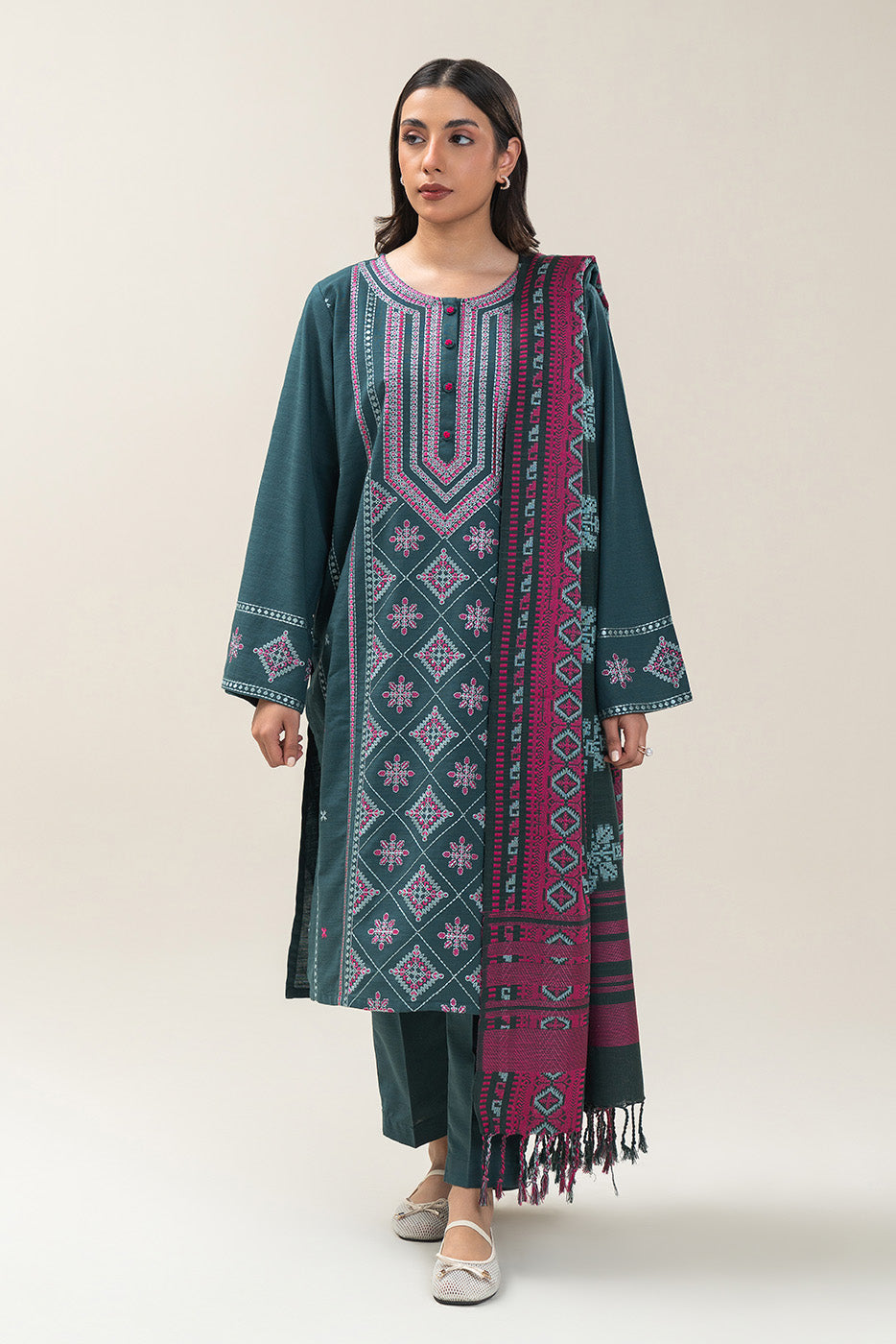 3 PIECE EMBROIDERED SLUB KHADDAR SUIT (PRET)