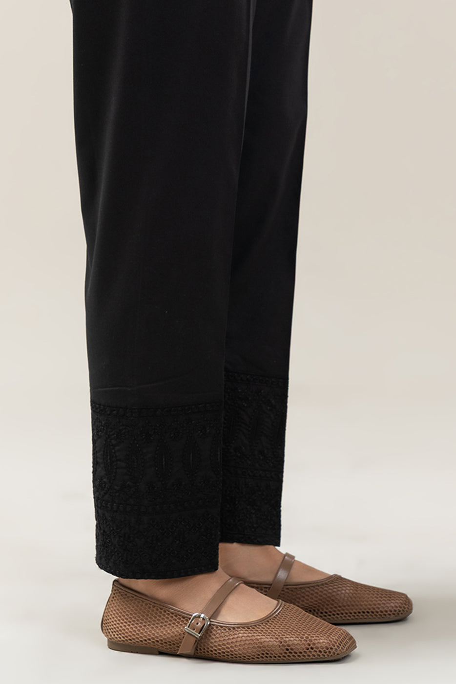 EMBROIDERED STRAIGHT PANTS