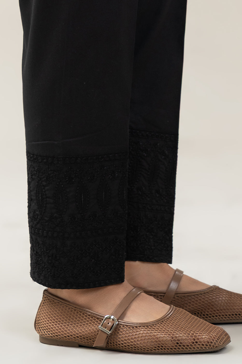 EMBROIDERED STRAIGHT PANTS