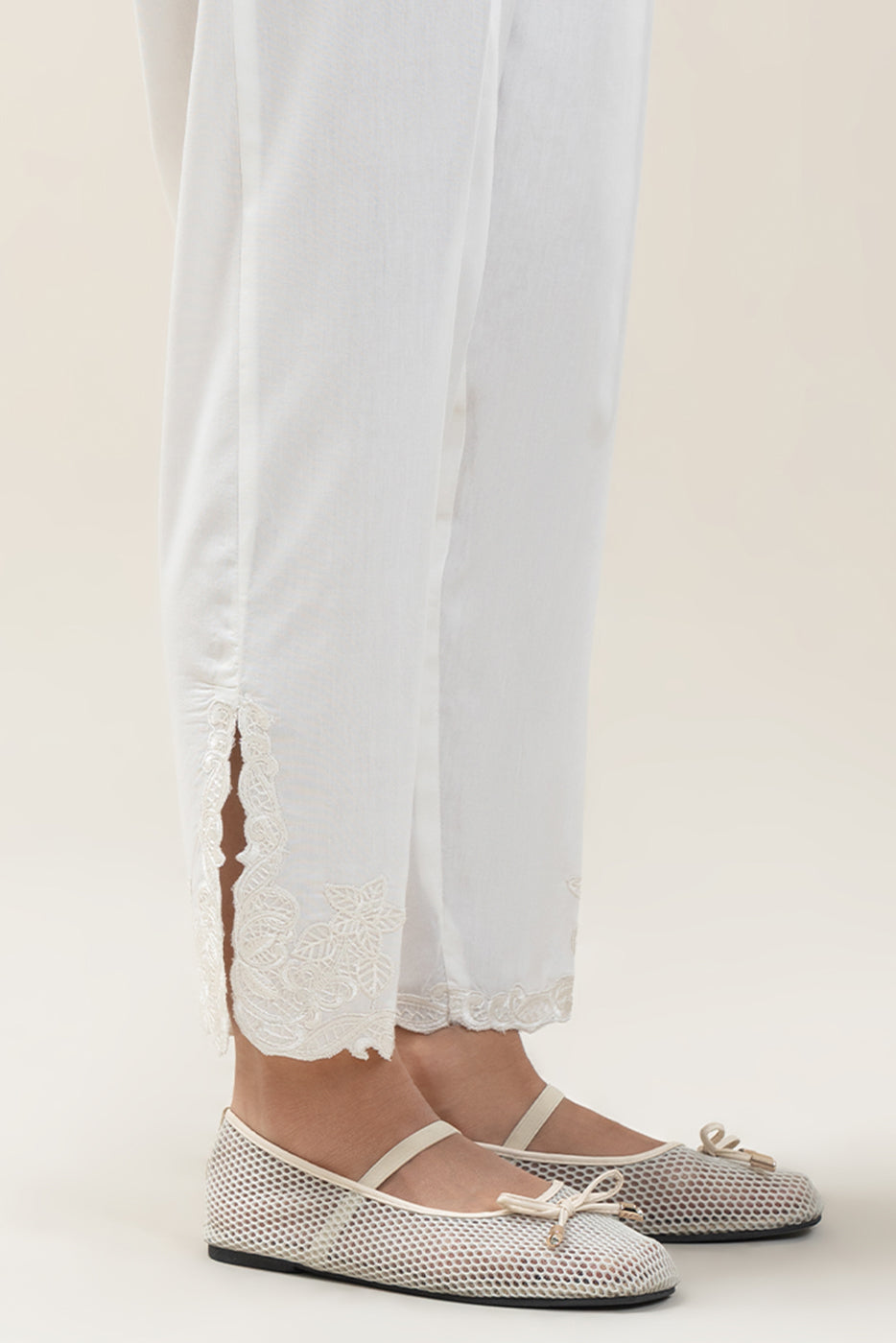 EMBROIDERED STRAIGHT PANTS