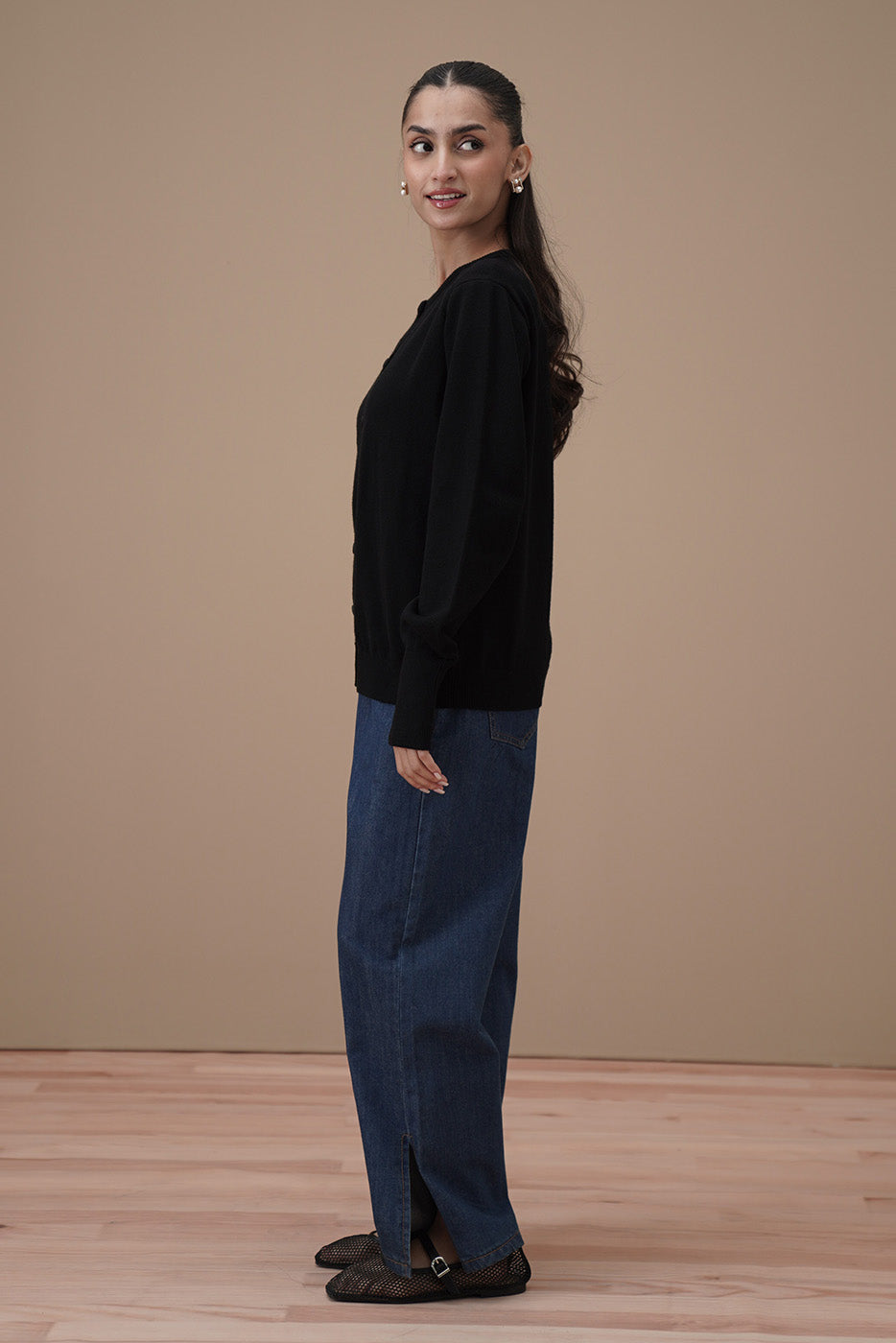 SLIM FIT CREW NECK CARDIGAN