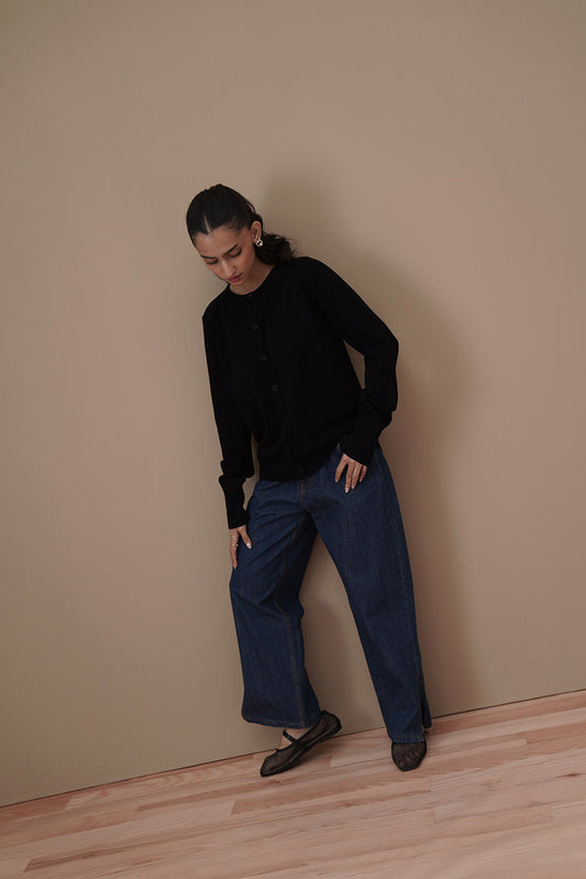 SLIM FIT CREW NECK CARDIGAN