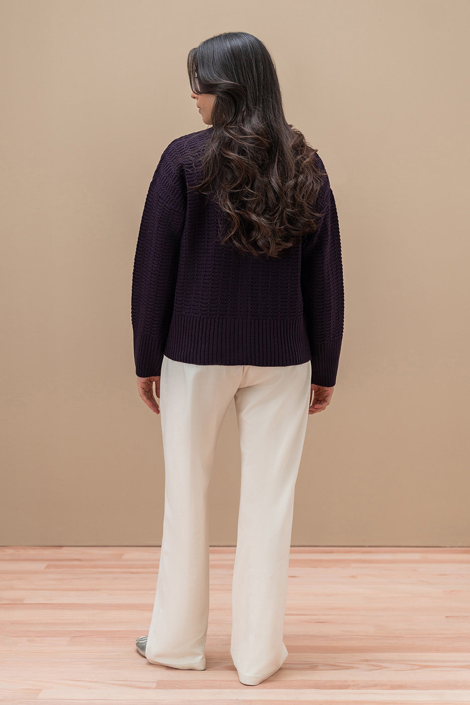 REGULAR FIT CREW NECK CARDIGAN