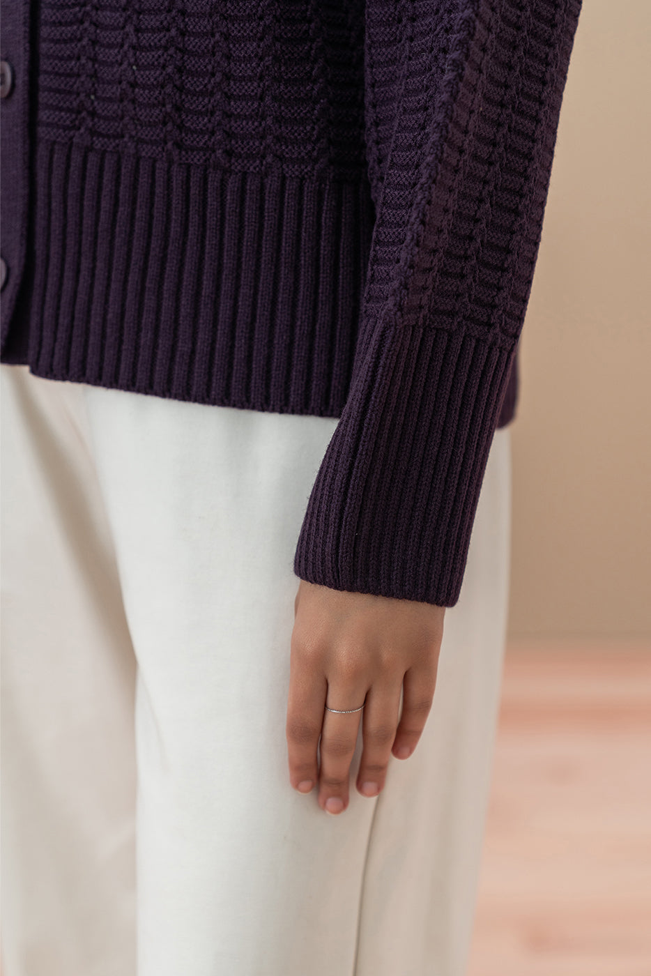 REGULAR FIT CREW NECK CARDIGAN