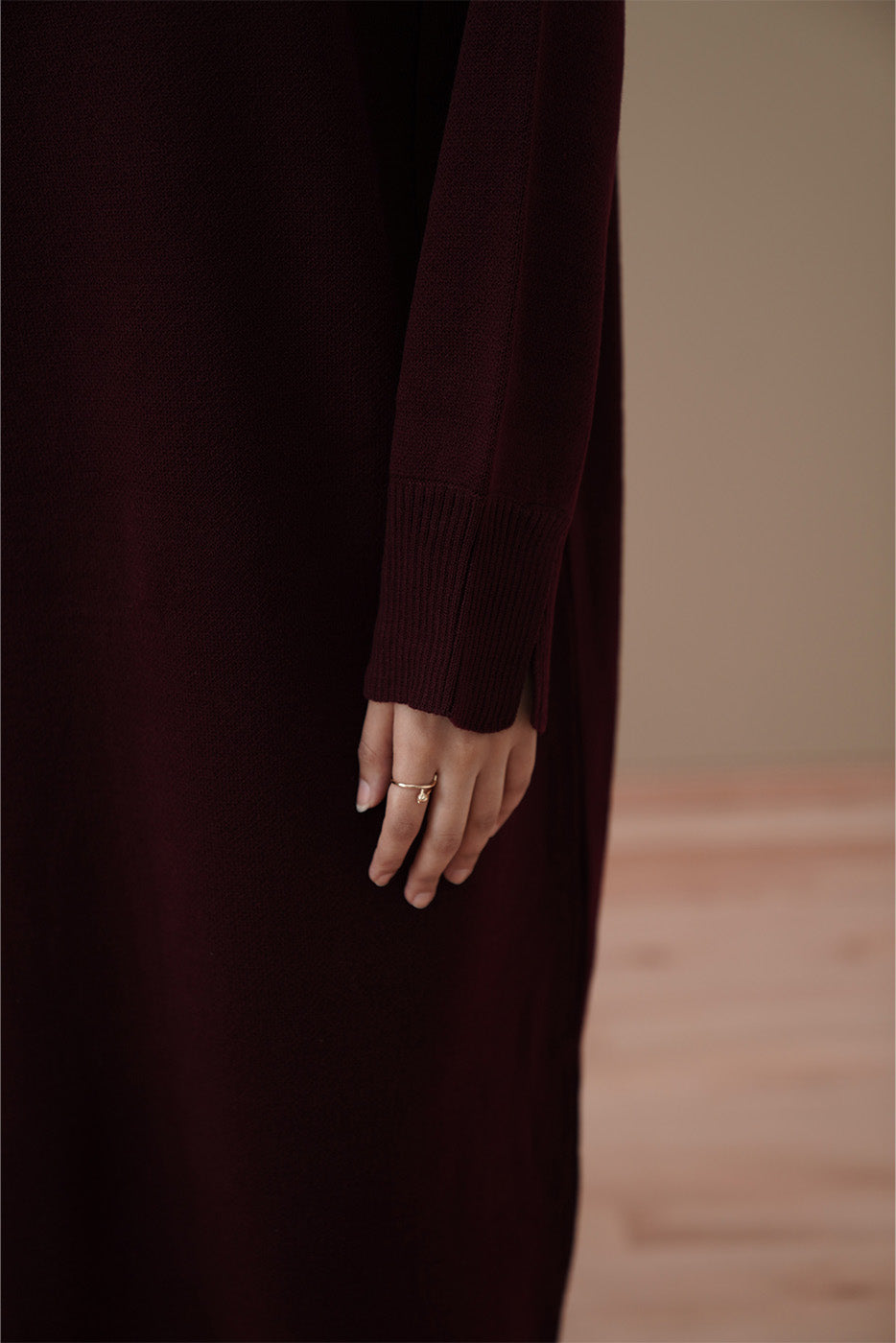 THUMBHOLE SLEEVE LONG DRESS