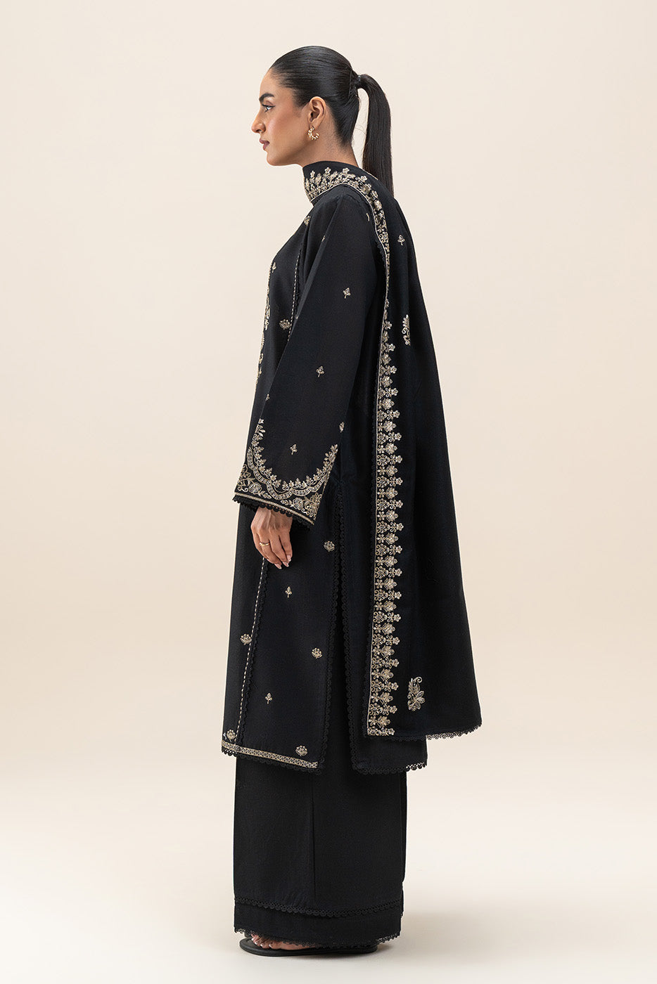 3 PIECE EMBROIDERED KHADDAR SUIT-GRAY DUST