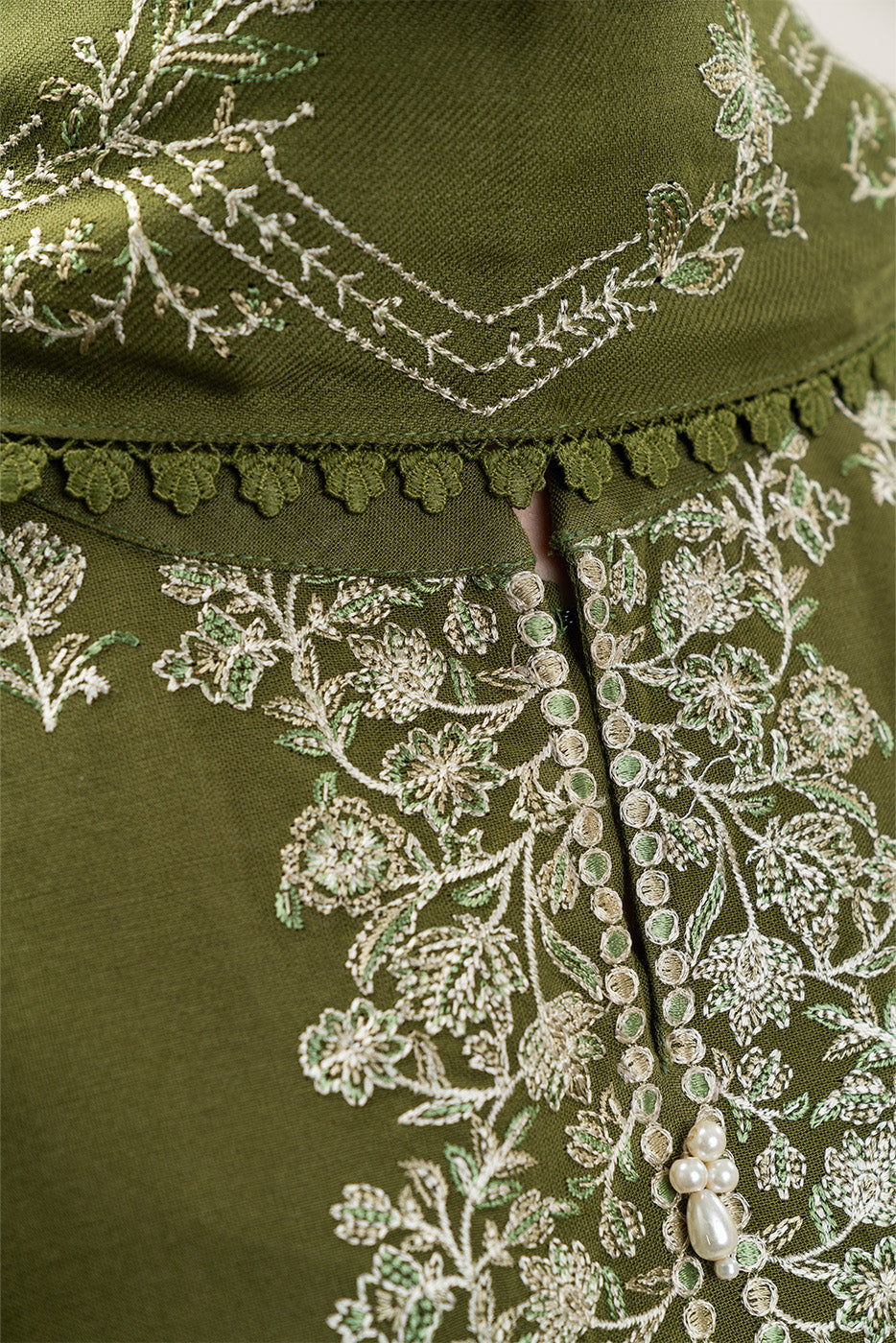 3 PIECE EMBROIDERED KHADDAR SUIT-VENOM FERN (UNSTITCHED)