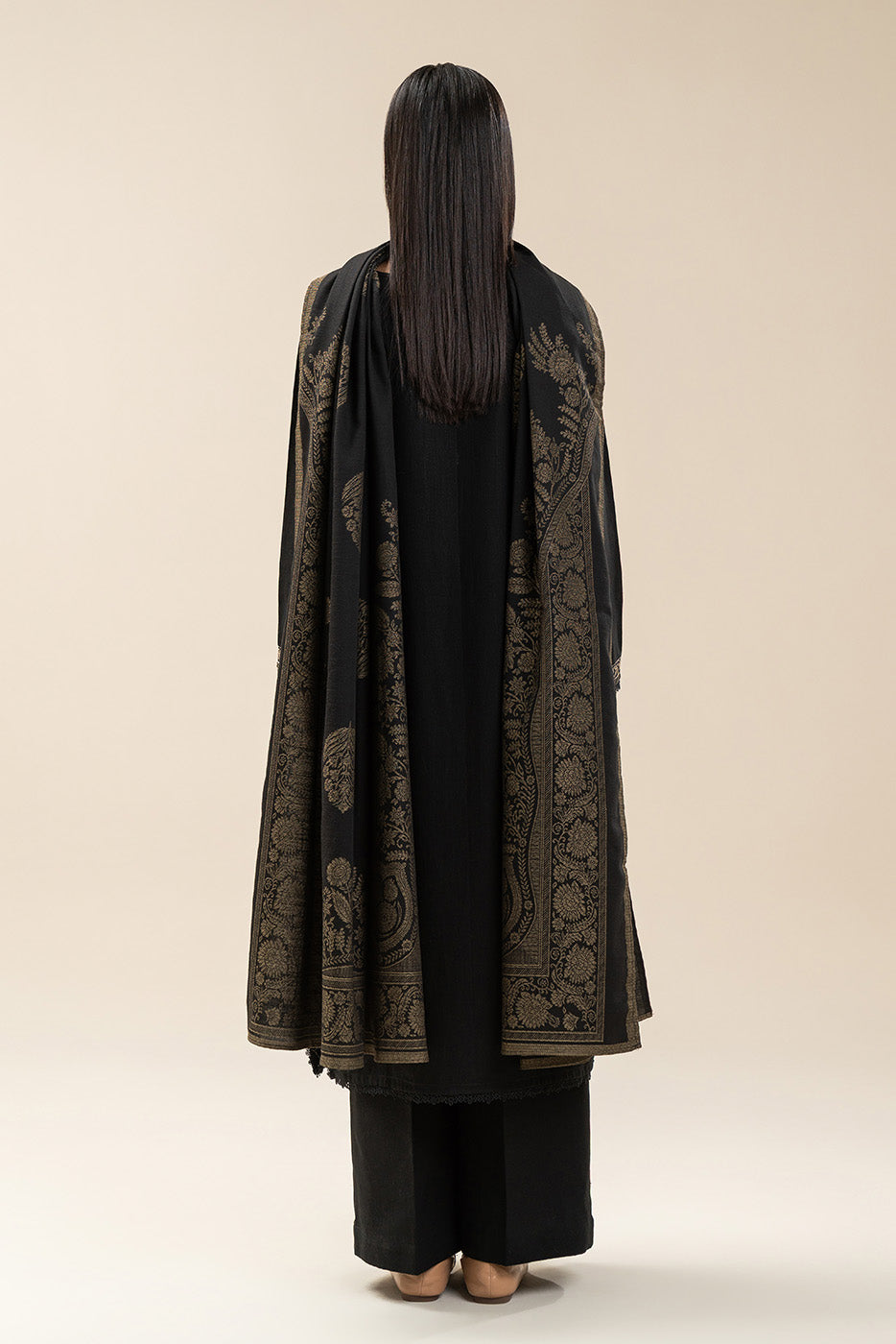 3 PIECE EMBROIDERED SLUB KHADDAR SUIT-GRAPHITE GLAM (UNSTITCHED)