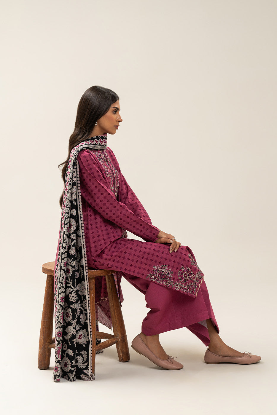 3 PIECE EMBROIDERED SLUB KHADDAR SUIT-CRIMSON EDGE (UNSTITCHED)