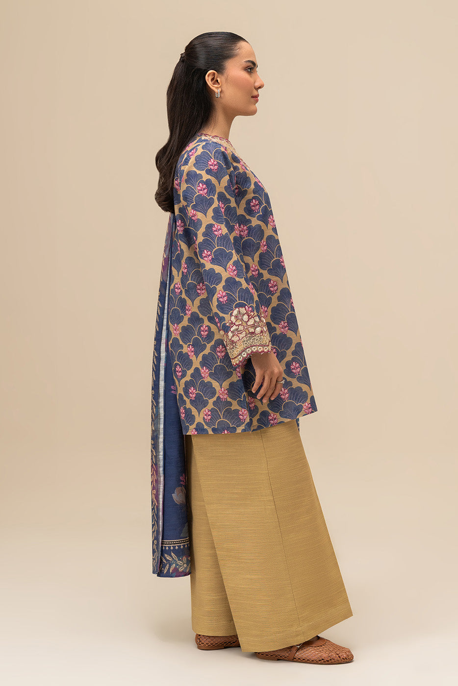 3 PIECE EMBROIDERED SLUB KHADDAR SUIT-COBALT BLOOM (UNSTITCHED)