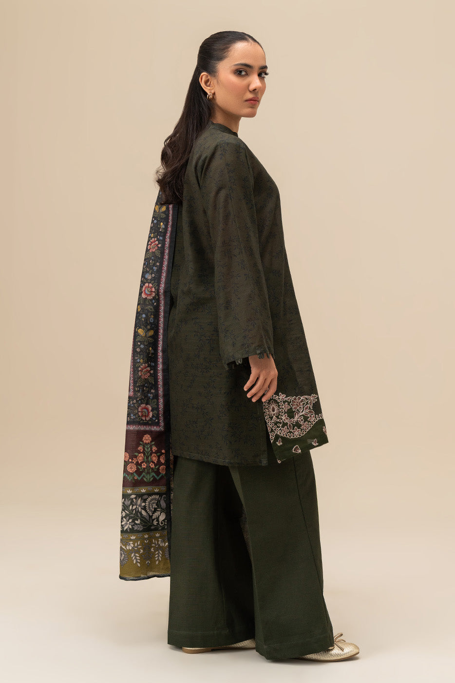 3 PIECE EMBROIDERED SLUB KHADDAR SUIT-JUNIPER BLISS (UNSTITCHED)