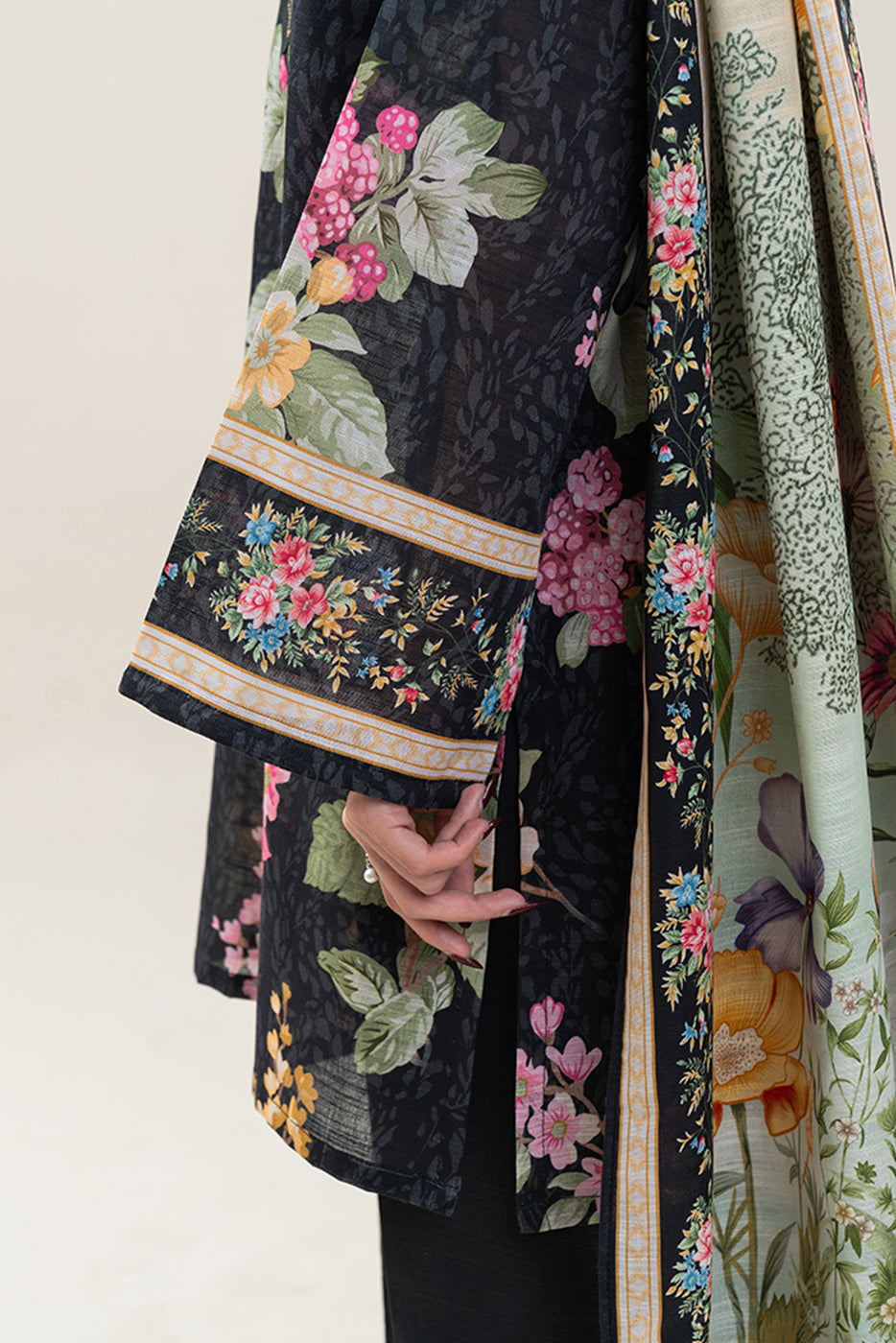 3 PIECE PRINTED SLUB KHADDAR SUIT-FLORAL SLATE (UNSTITCHED)