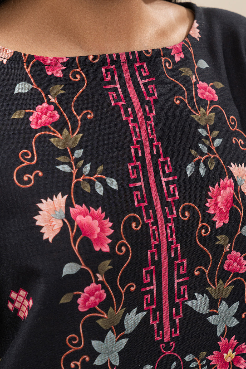 3 PIECE PRINTED SLUB KHADDAR SUIT-ORIENTALIST DREAM (UNSTITCHED)