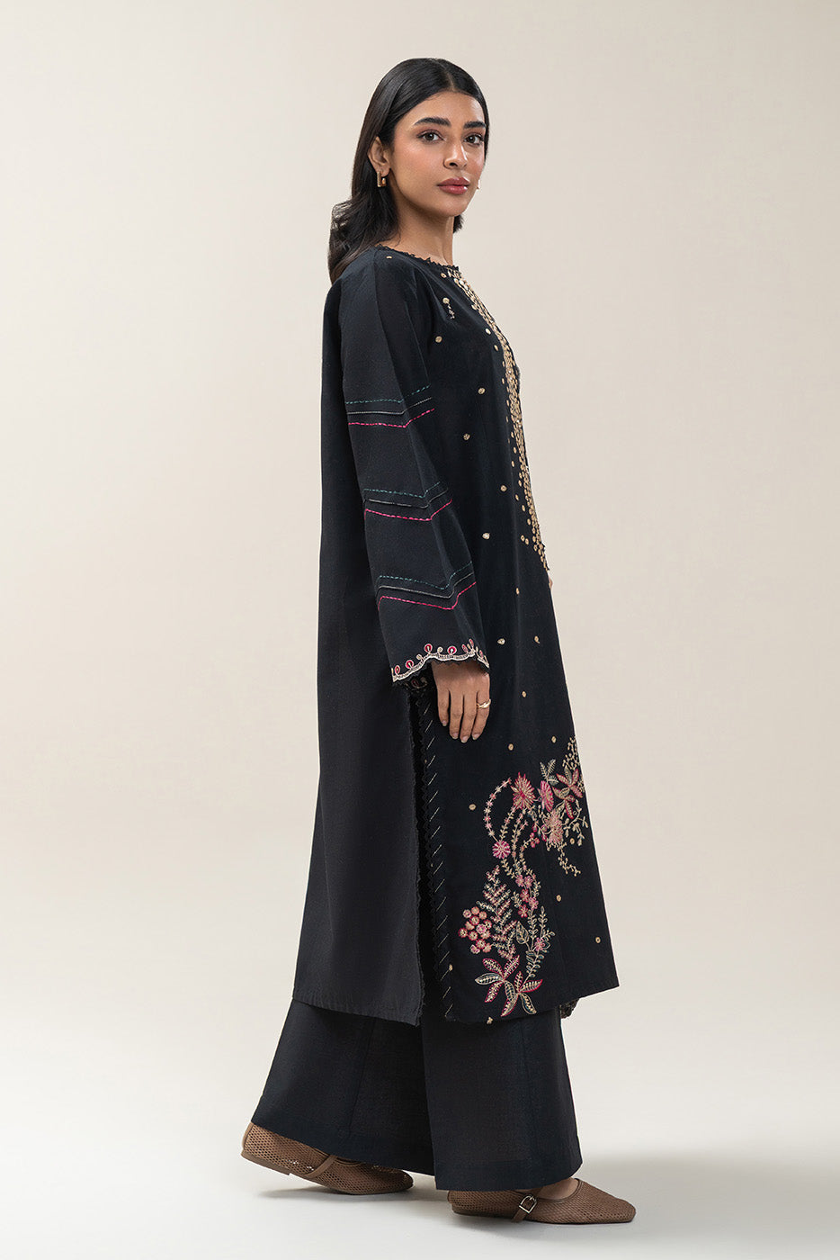 3 PIECE EMBROIDERED SLUB KHADDAR SUIT-SABLE GLAM (UNSTITCHED)