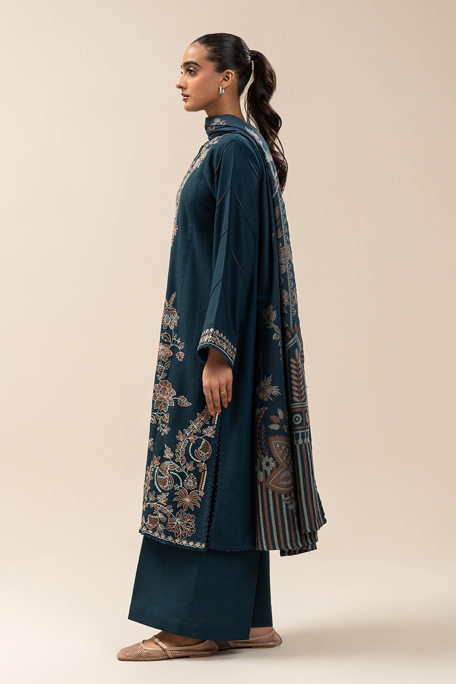 3 PIECE EMBROIDERED SLUB KHADDAR SUIT-AEGEAN DREAM (UNSTITCHED)