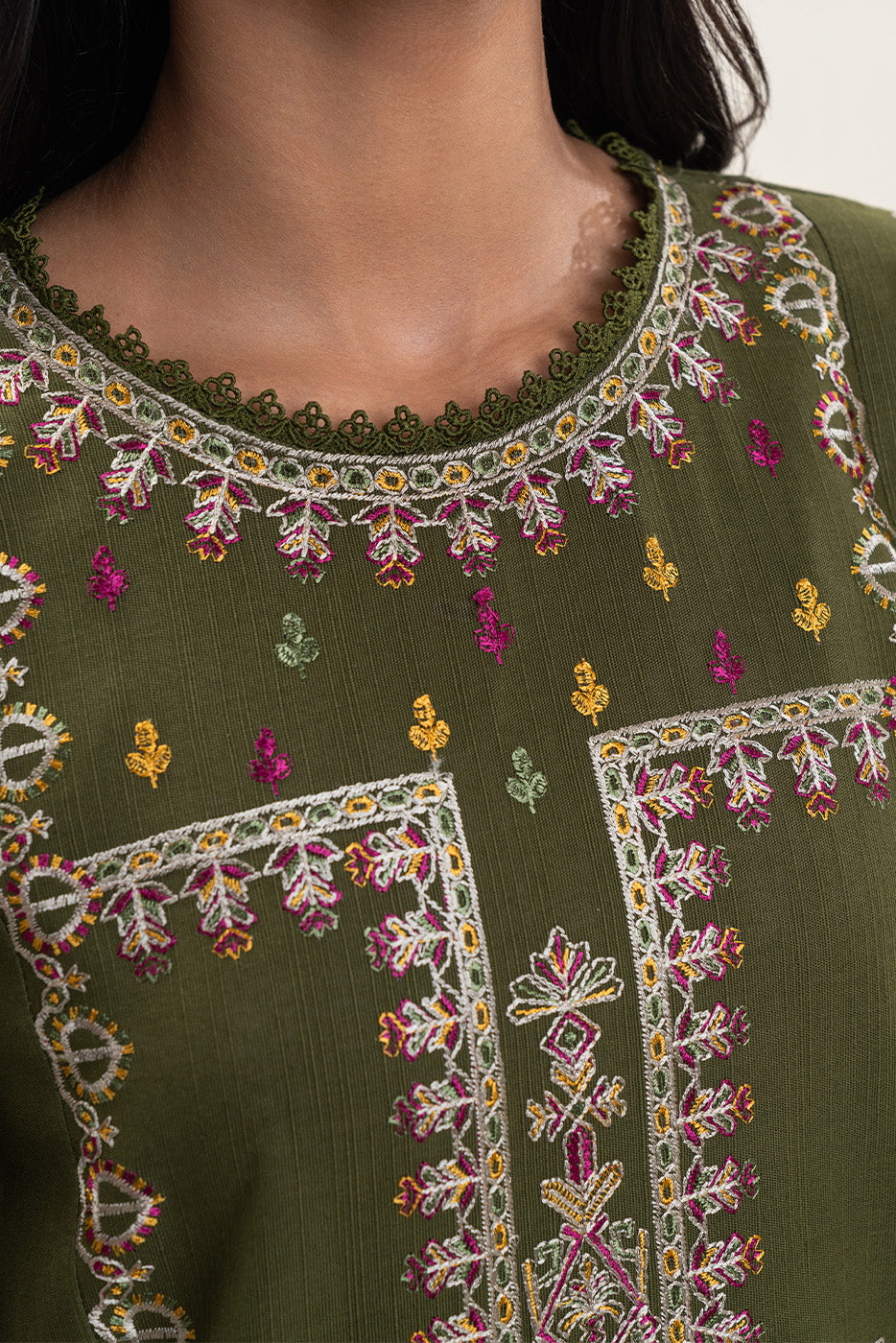 3 PIECE EMBROIDERED SLUB KHADDAR SUIT-BASIL MAZE (UNSTITCHED)