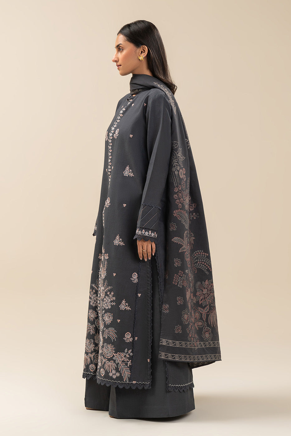 3 PIECE EMBROIDERED SLUB KHADDAR SUIT-GRAPHITE GREY (UNSTITCHED)