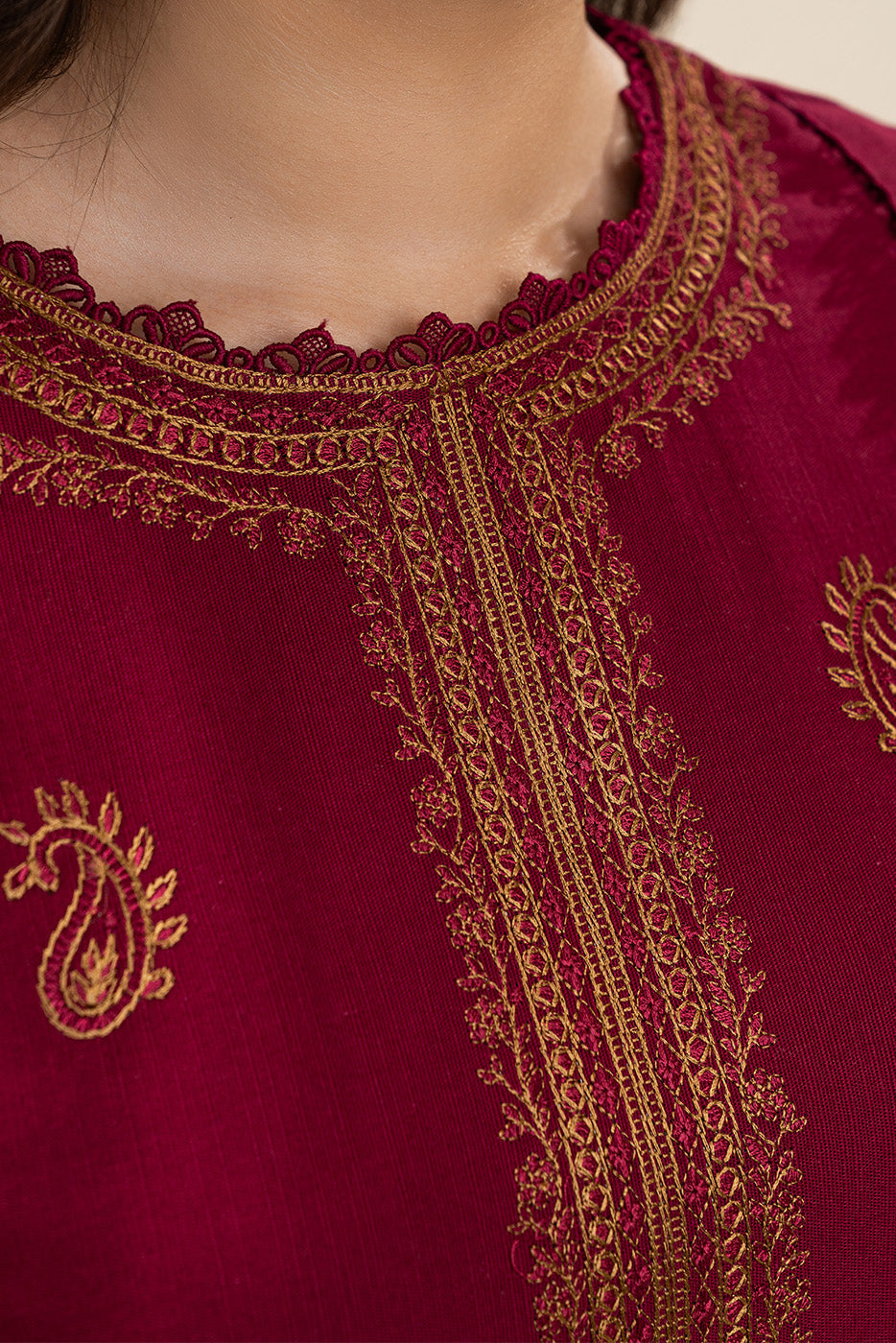 3 PIECE EMBROIDERED SLUB KHADDAR SUIT-SAFFRON RED (UNSTITCHED)