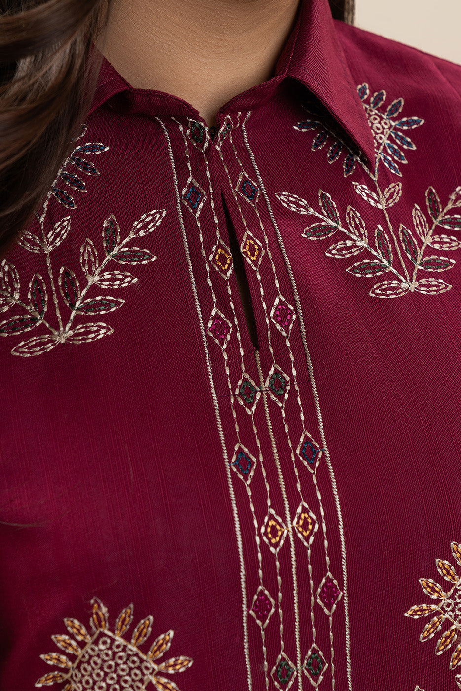 2 PIECE EMBROIDERED SLUB KHADDAR SUIT-BRICK RED (UNSTITCHED)