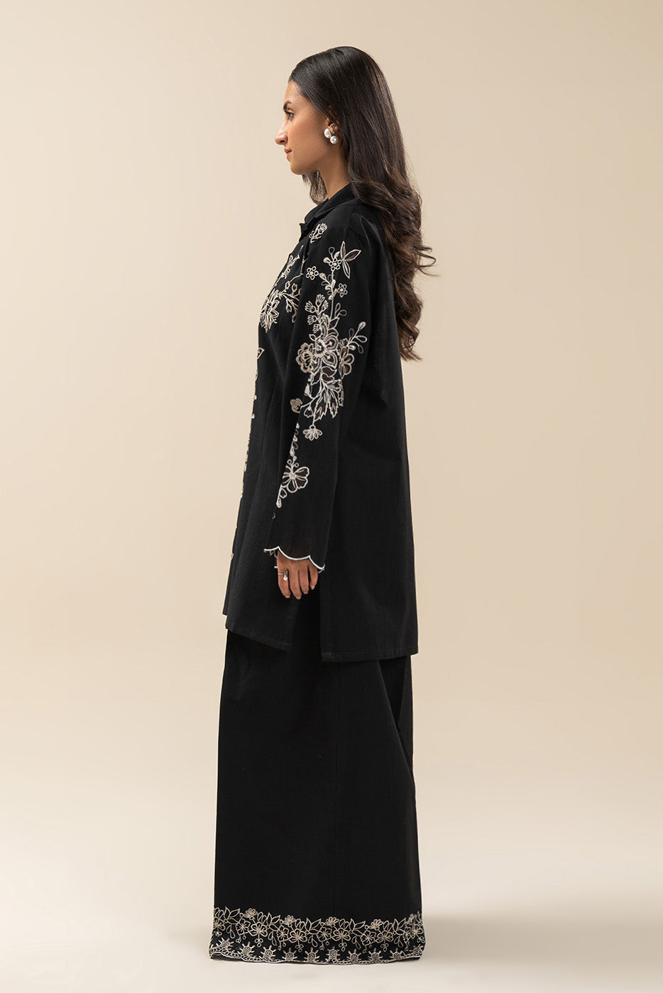 2 PIECE EMBROIDERED SLUB KHADDAR SUIT-OBSIDIAN GLINT (UNSTITCHED)