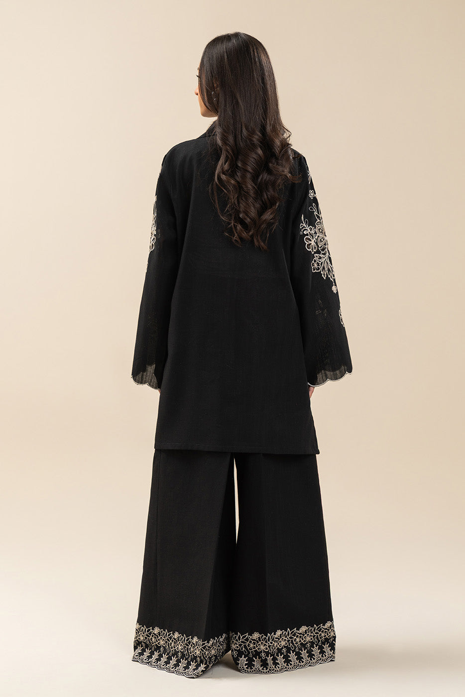 2 PIECE EMBROIDERED SLUB KHADDAR SUIT-OBSIDIAN GLINT (UNSTITCHED)