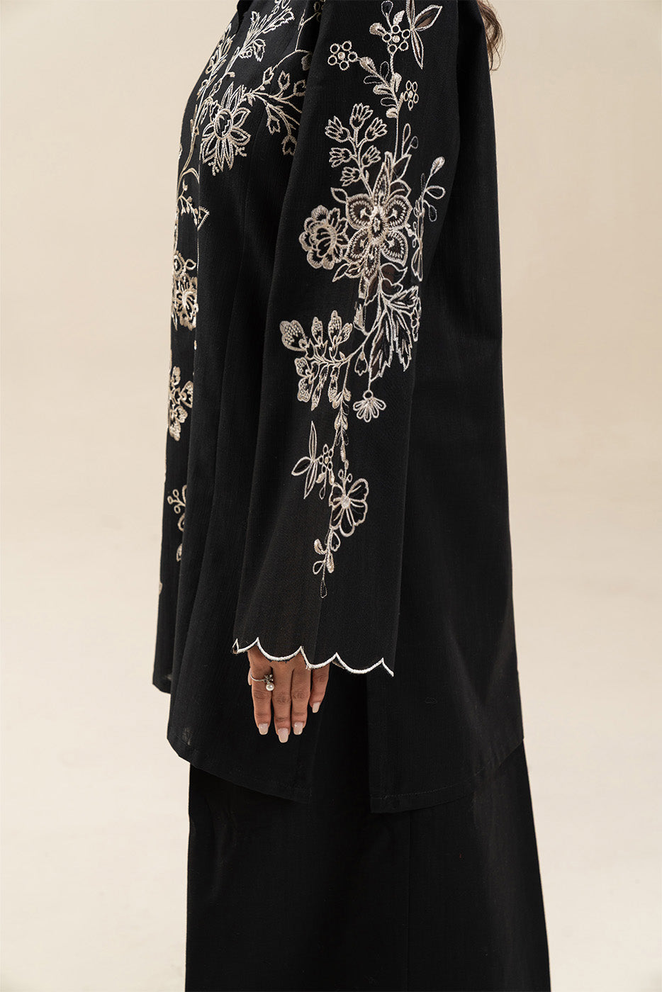 2 PIECE EMBROIDERED SLUB KHADDAR SUIT-OBSIDIAN GLINT (UNSTITCHED)