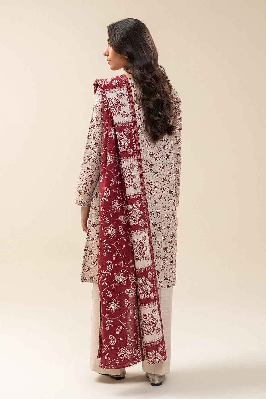 3 PIECE EMBROIDERED SLUB KHADDAR SUIT-MISTY WHITE (UNSTITCHED)