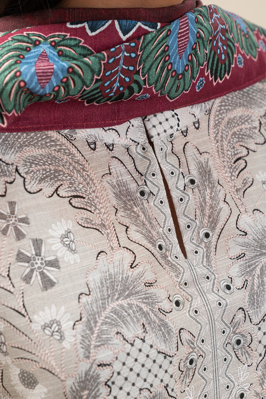 3 PIECE PRINTED SLUB KHADDAR SUIT-MAJESTIC ASH (UNSTITCHED)