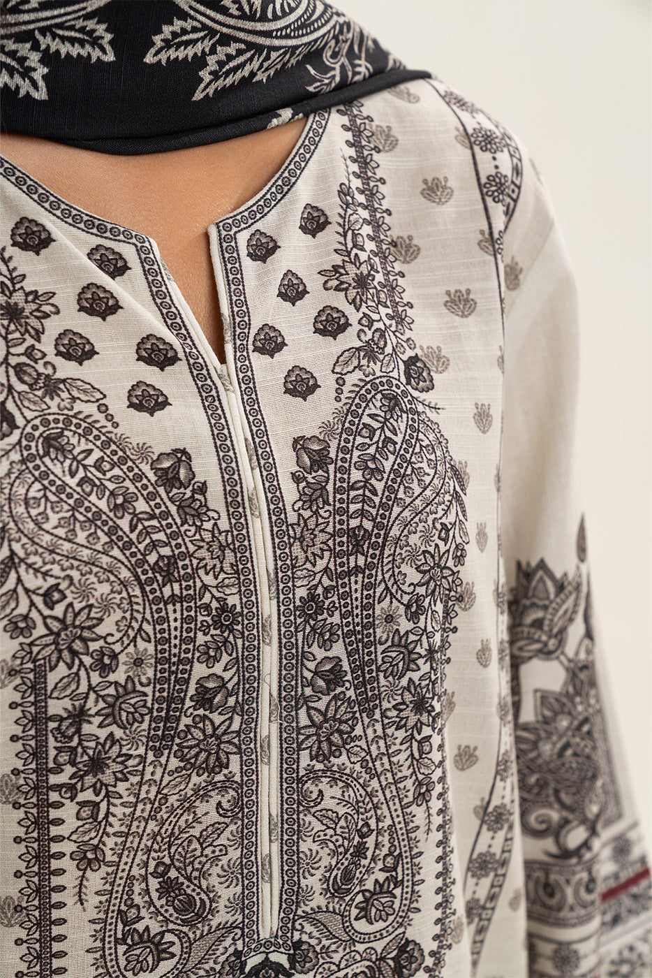 3 PIECE PRINTED SLUB KHADDAR SUIT-COCONUT PEARL (UNSTITCHED)