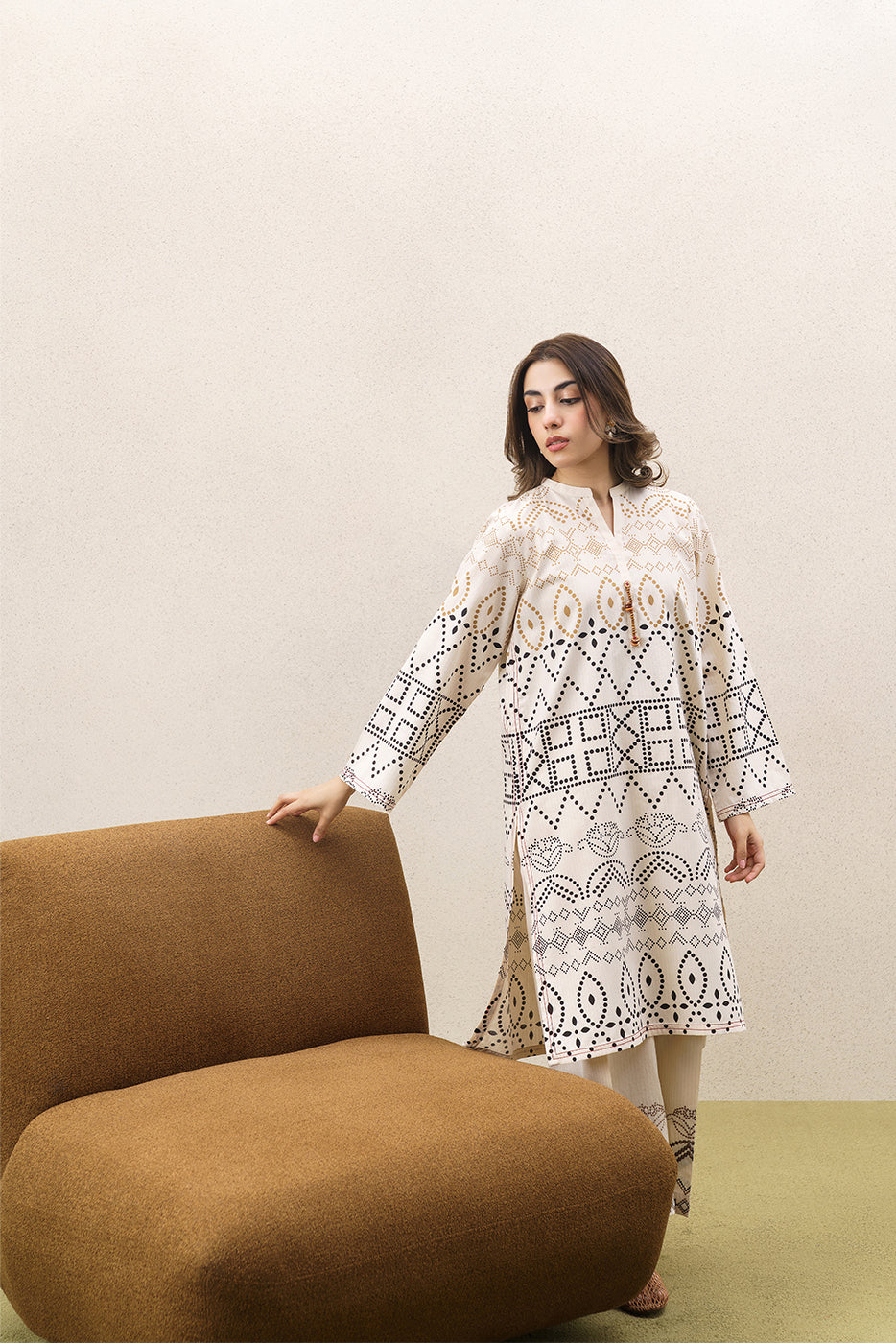 2 PIECE EMBROIDERED DOBBY SUIT (PRET)