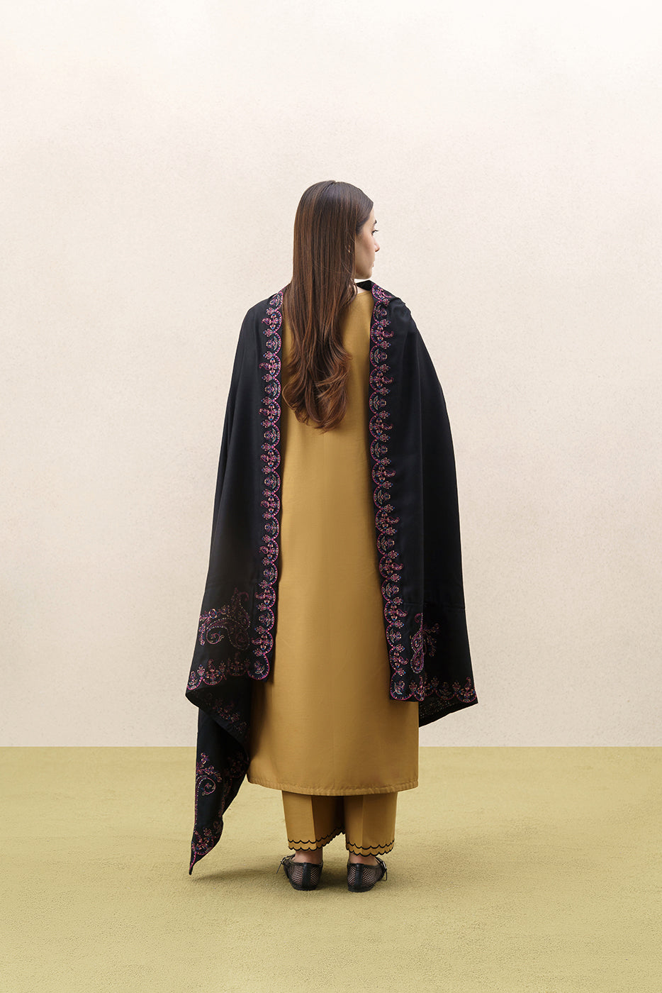 3 PIECE EMBROIDERED KHADDAR SUIT WITH SHAWL-URBAN OCHRE (UNSTITCHED)