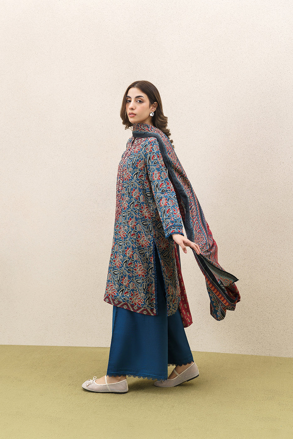 3 PIECE EMBROIDERED KHADDAR SUIT WITH SHAWL-BLOOMING MEADOW (UNSTITCHED)