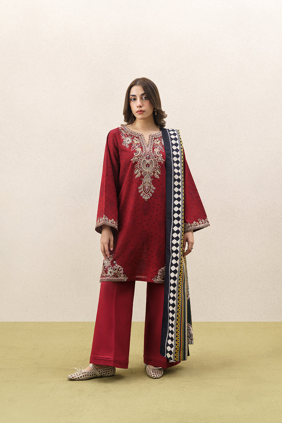 3 PIECE EMBROIDERED KHADDAR SUIT WITH SHAWL-GARNET CRUSH (UNSTITCHED)
