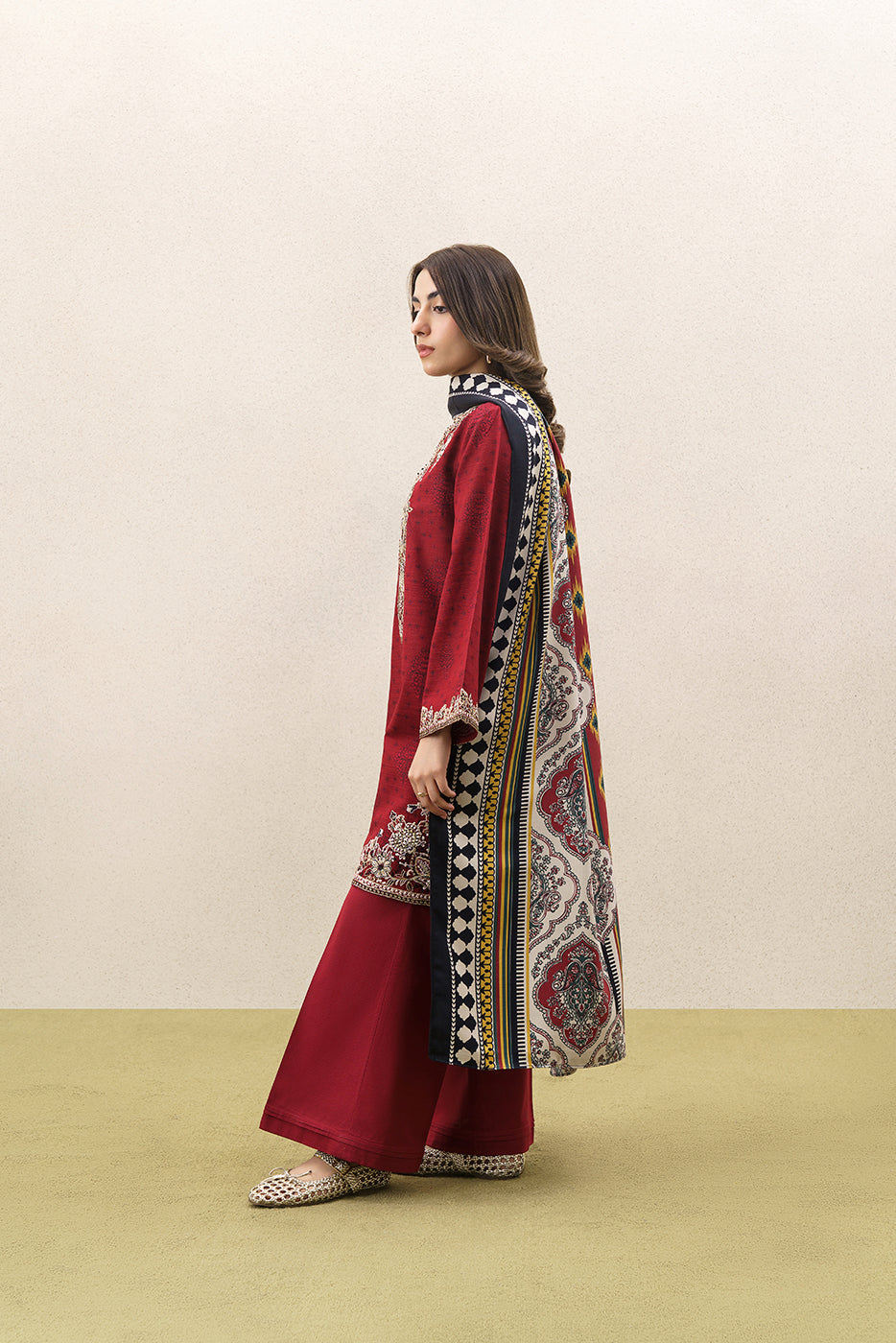 3 PIECE EMBROIDERED KHADDAR SUIT WITH SHAWL-GARNET CRUSH (UNSTITCHED)