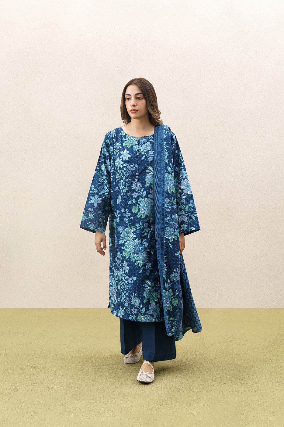 3 PIECE PRINTED KHADDAR SUIT-ARCTIC ESCAPE (UNSTITCHED)