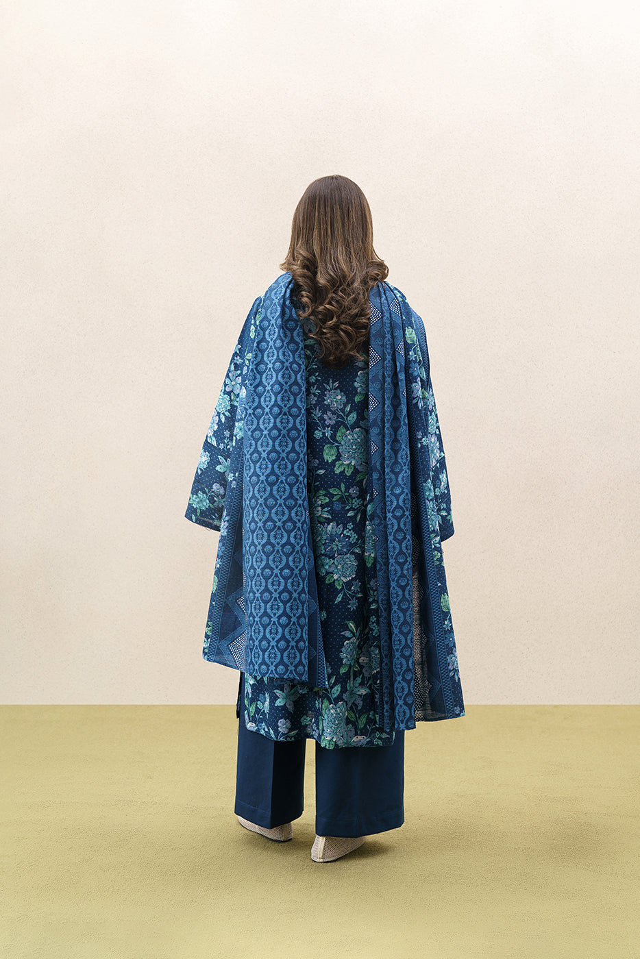 3 PIECE PRINTED KHADDAR SUIT-ARCTIC ESCAPE (UNSTITCHED)