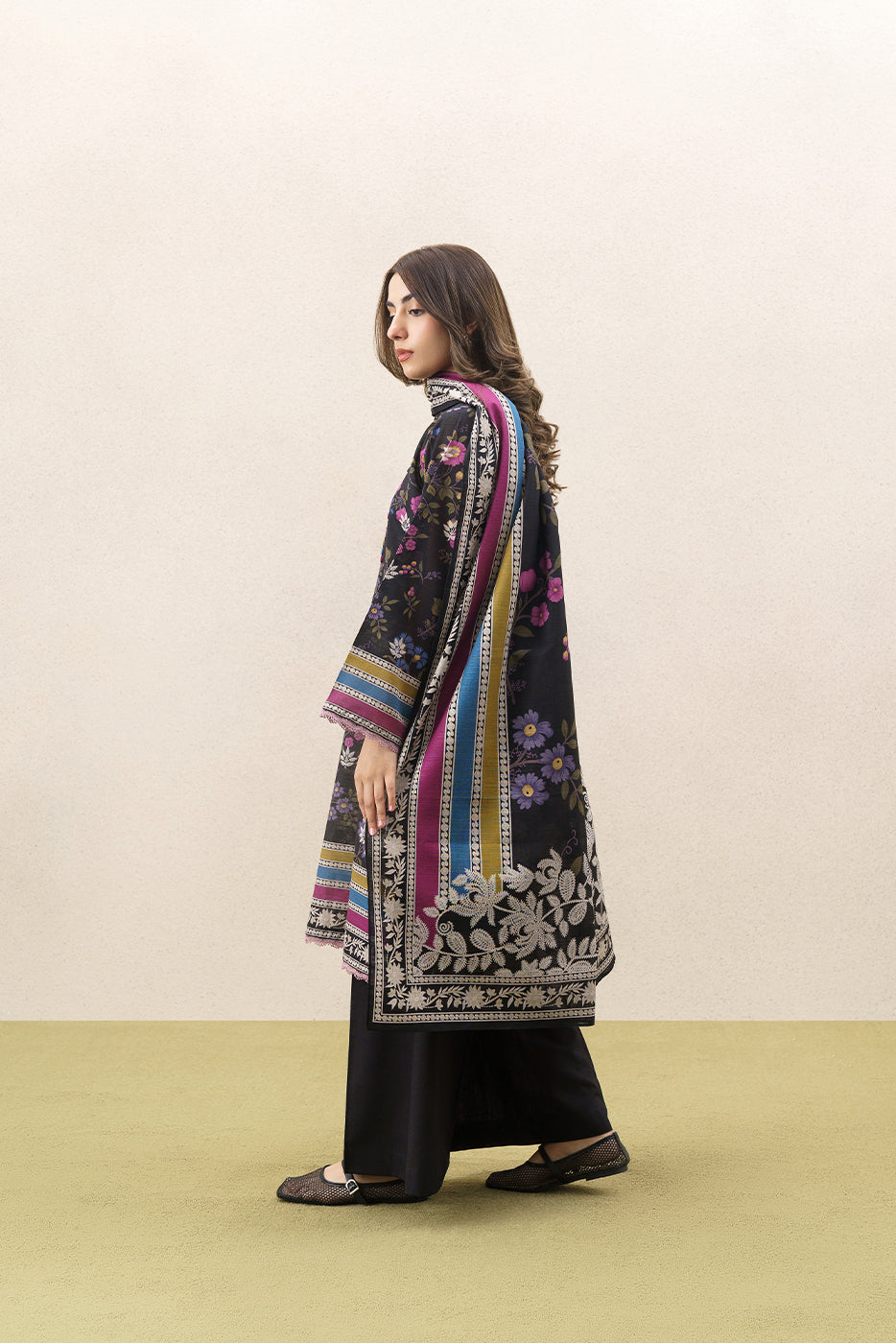 3 PIECE PRINTED SLUB KHADDAR SUIT-RAVEN BLOOM (UNSTITCHED)