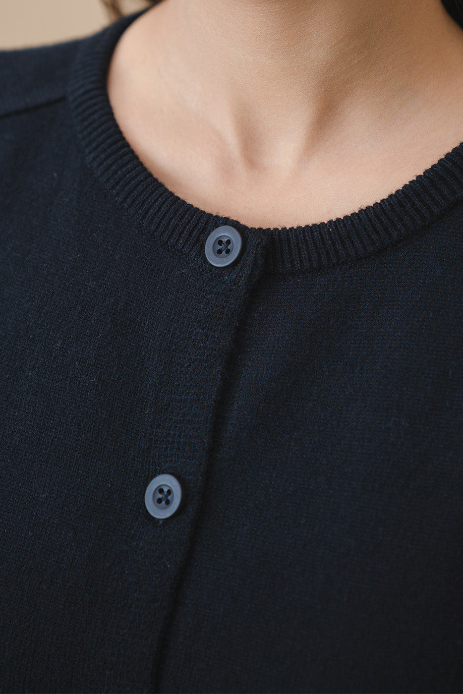 SLIM FIT CREW NECK CARDIGAN