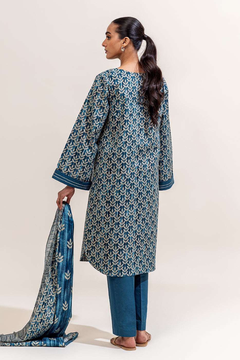 2 PIECE PRINTED LAWN SUIT-MIDNIGHT FROST (UNSTITCHED)