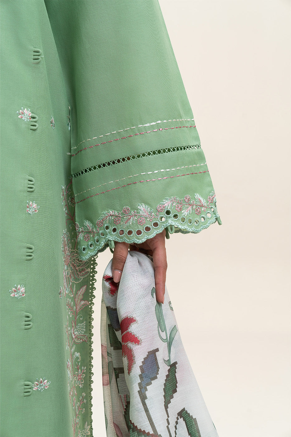 3 PIECE EMBROIDERED LAWN SUIT-FERN BLOOM (UNSTITCHED)