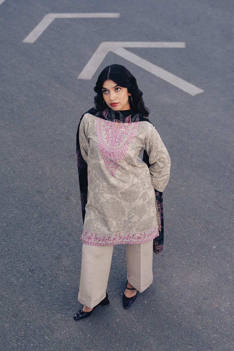 3 PIECE EMBROIDERED SLUB KHADDAR SUIT-LINEAR WEFT (UNSTITCHED)