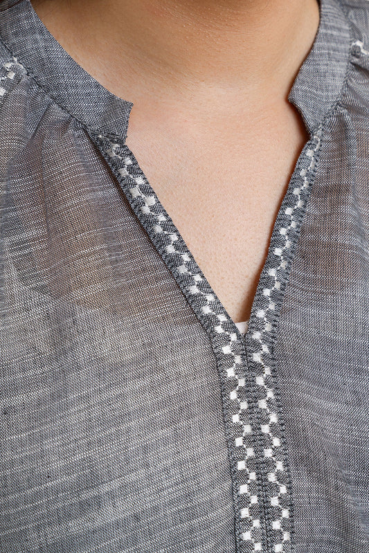 EMBROIDERED RAGLAN BLOUSE