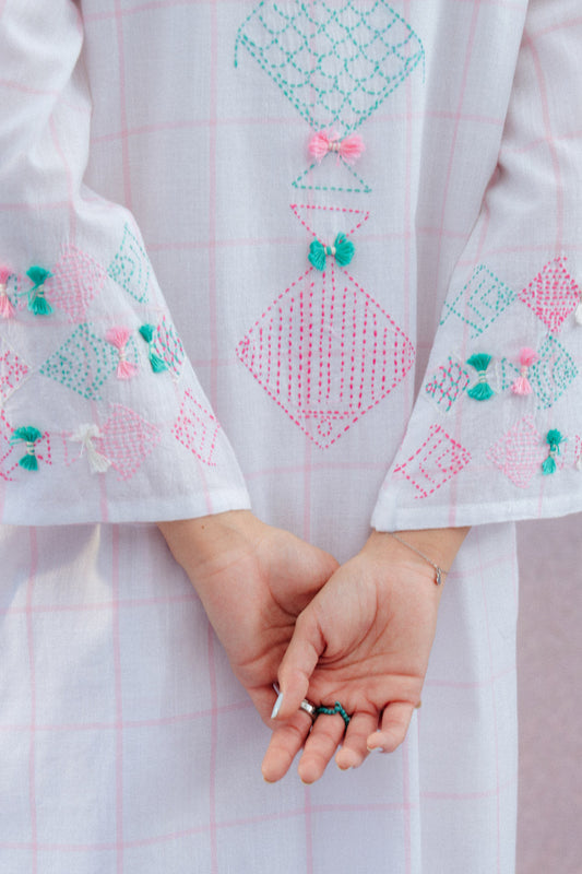2 PIECE HAND EMBROIDERED YARN DYED SUIT (PRET)