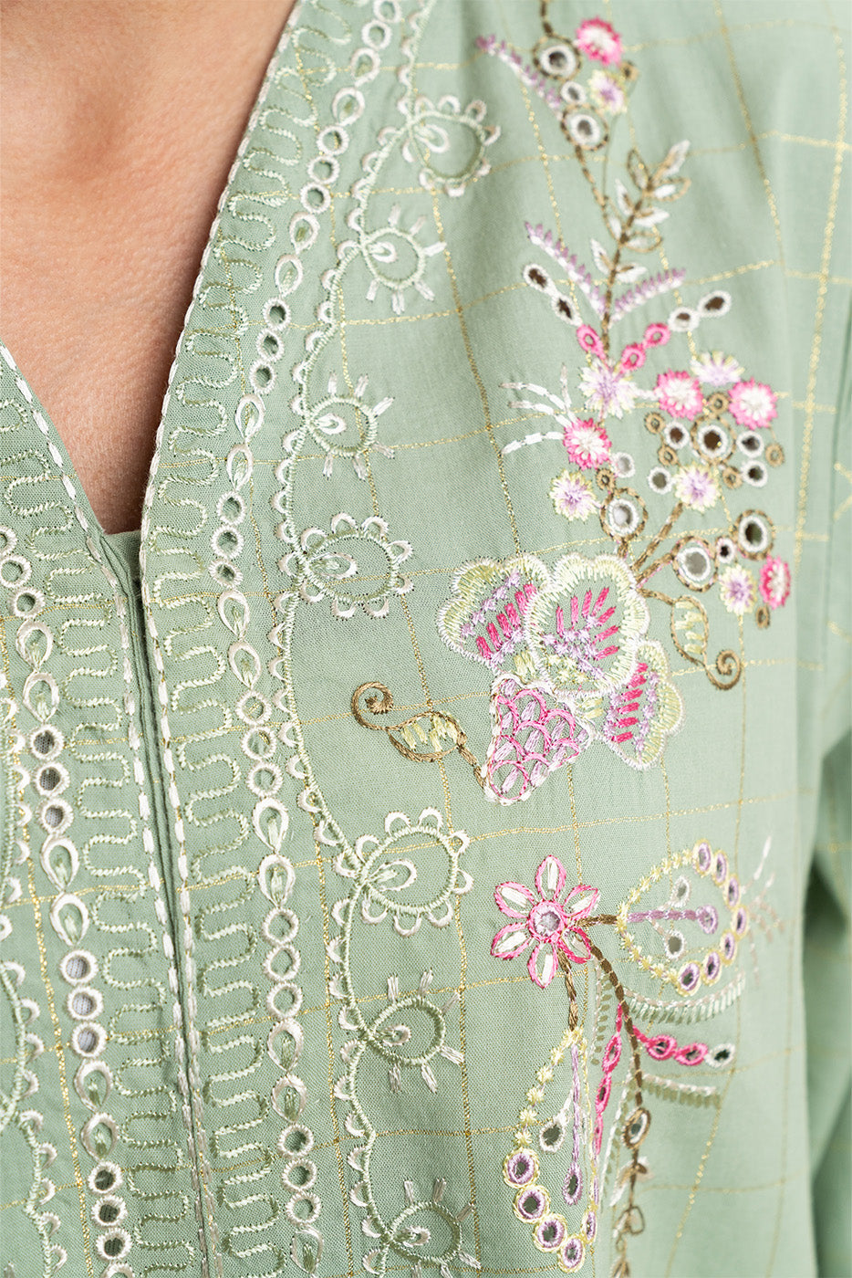 2 PIECE EMBROIDERED YARN DYED LUREX SUIT (PRET)