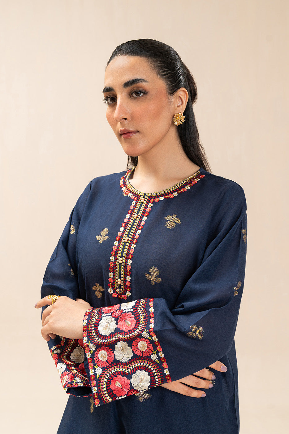 2 PIECE EMBROIDERED LUREX JACQUARD SUIT (PRET)