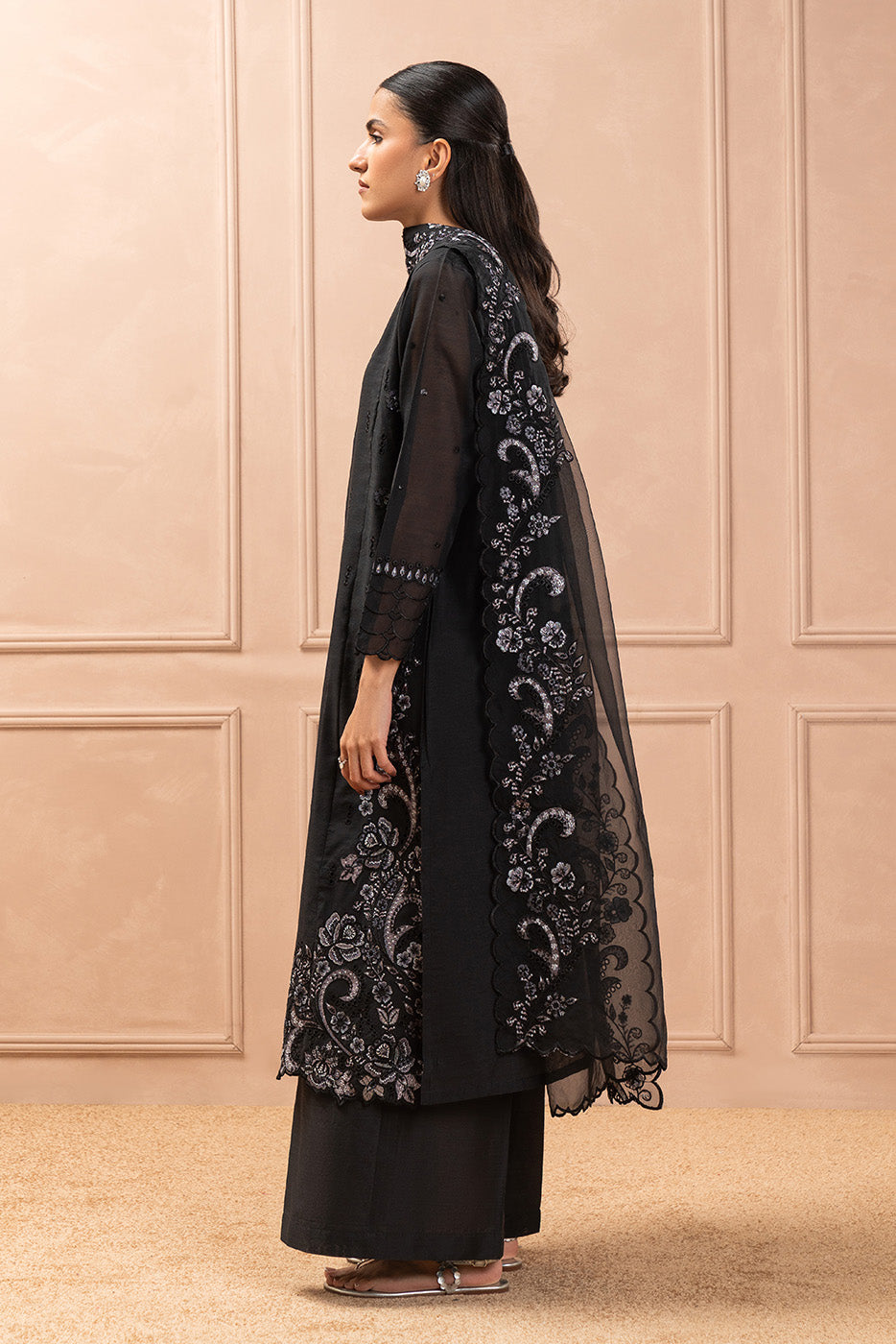 2 PIECE EMBROIDERED PAPER COTTON SUIT (LUXURY PRET)