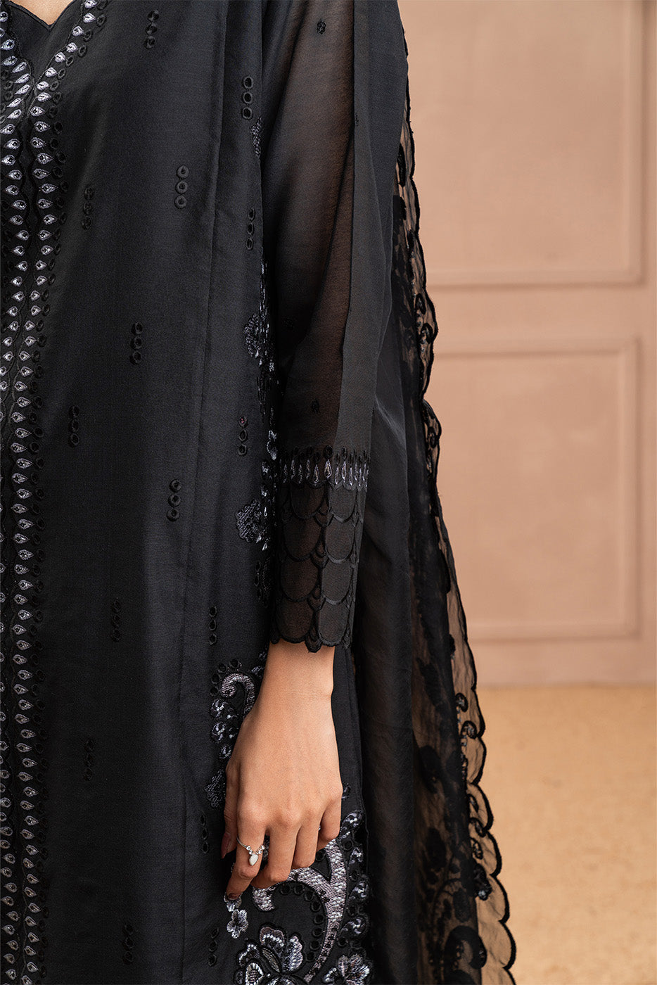 2 PIECE EMBROIDERED PAPER COTTON SUIT (LUXURY PRET)
